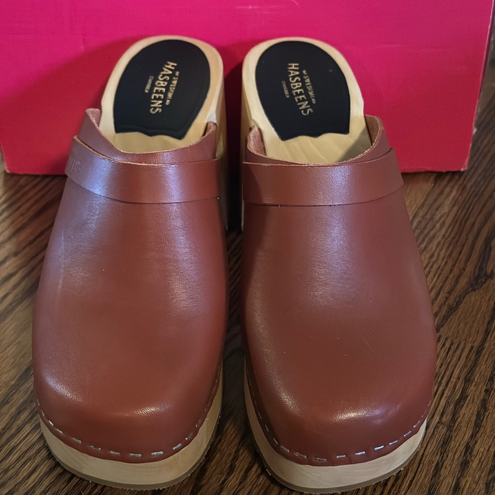 Swedish Hasbeens Husband Clogs in Cognac, Size 39, NWT